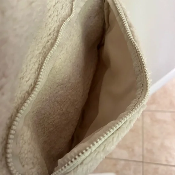 Wilo The Label Sherpa Backpack in Cream New Ready for Gifting - Picture 7 of 10